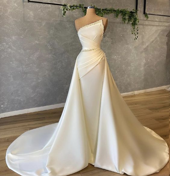 Off White Wedding Dresses, Peals Bridal Dresses, 2024 Design Wedding Dresses, Elegant Wedding Gown, Wedding Dresses With Overskirt, Simple